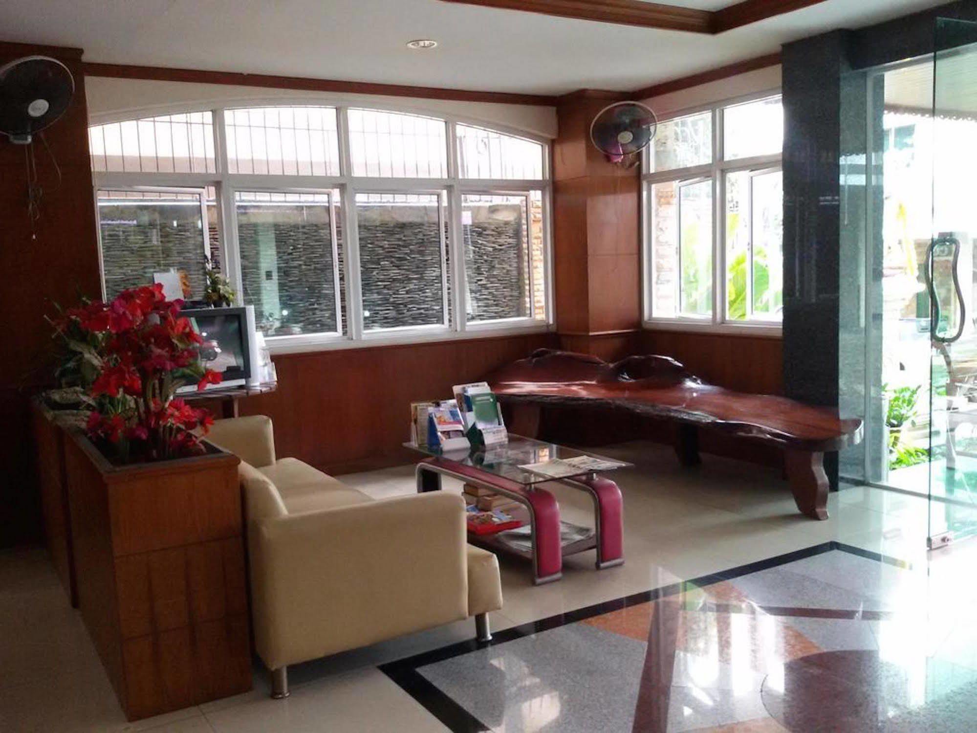 Rattakit Mansion Aparthotel Патая Екстериор снимка
