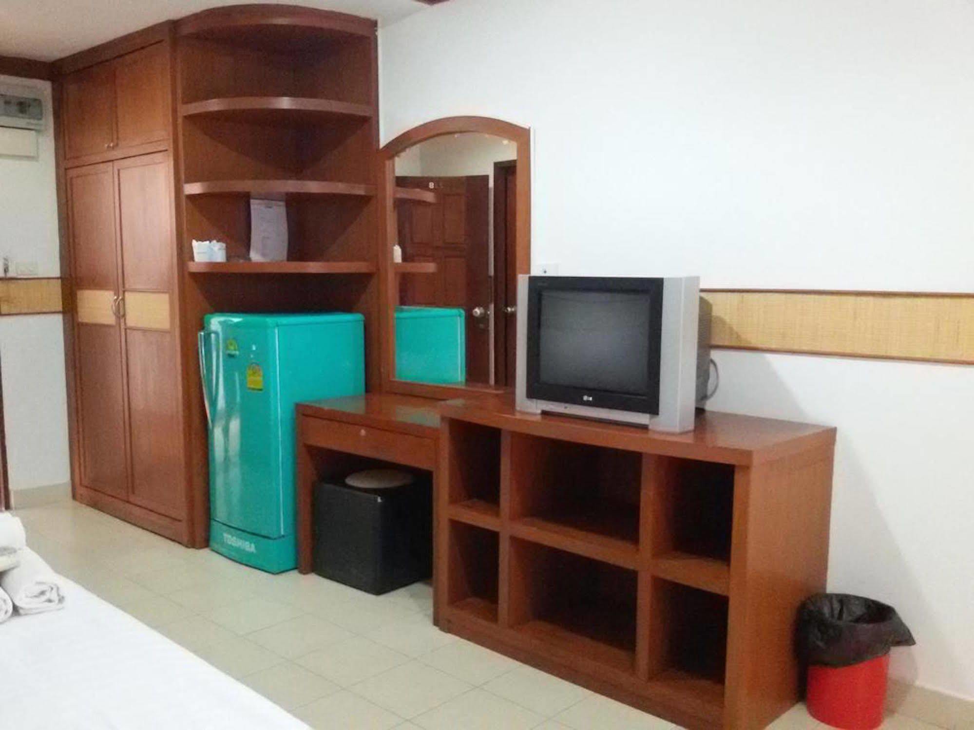 Rattakit Mansion Aparthotel Патая Екстериор снимка