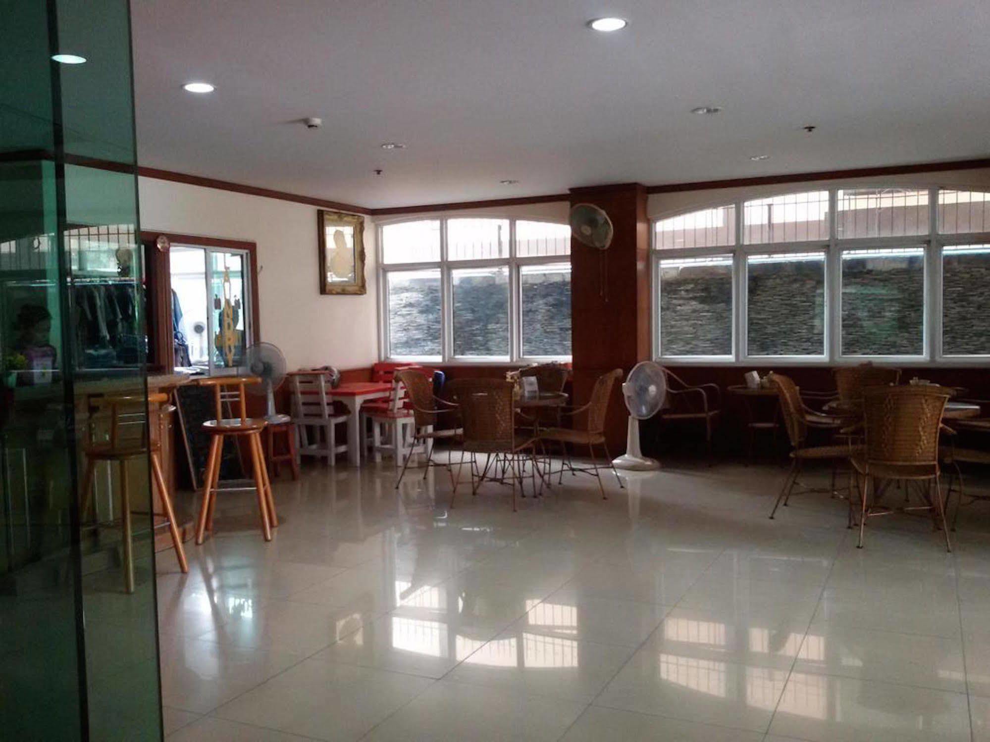 Rattakit Mansion Aparthotel Патая Екстериор снимка